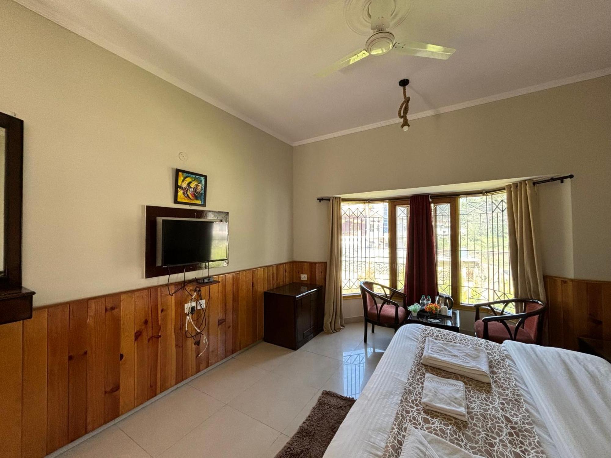 Ivy The Boutique Hotel Near Neem Karoli Temple ไนนิตาล ภายนอก รูปภาพ
