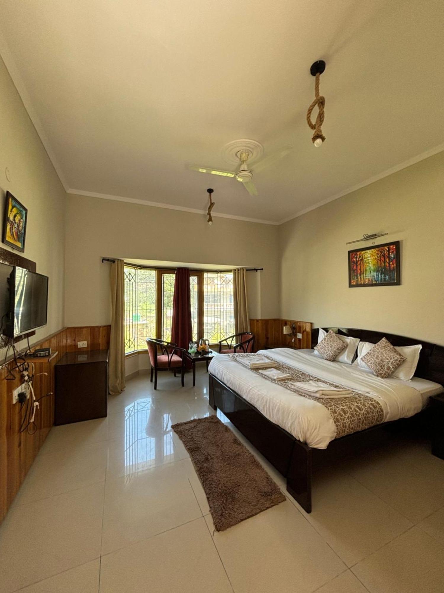 Ivy The Boutique Hotel Near Neem Karoli Temple ไนนิตาล ภายนอก รูปภาพ