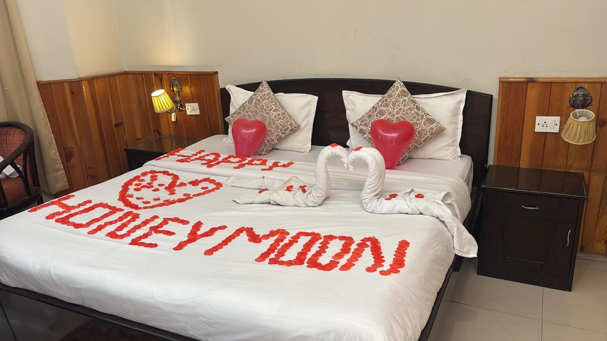 Ivy The Boutique Hotel Near Neem Karoli Temple ไนนิตาล ภายนอก รูปภาพ