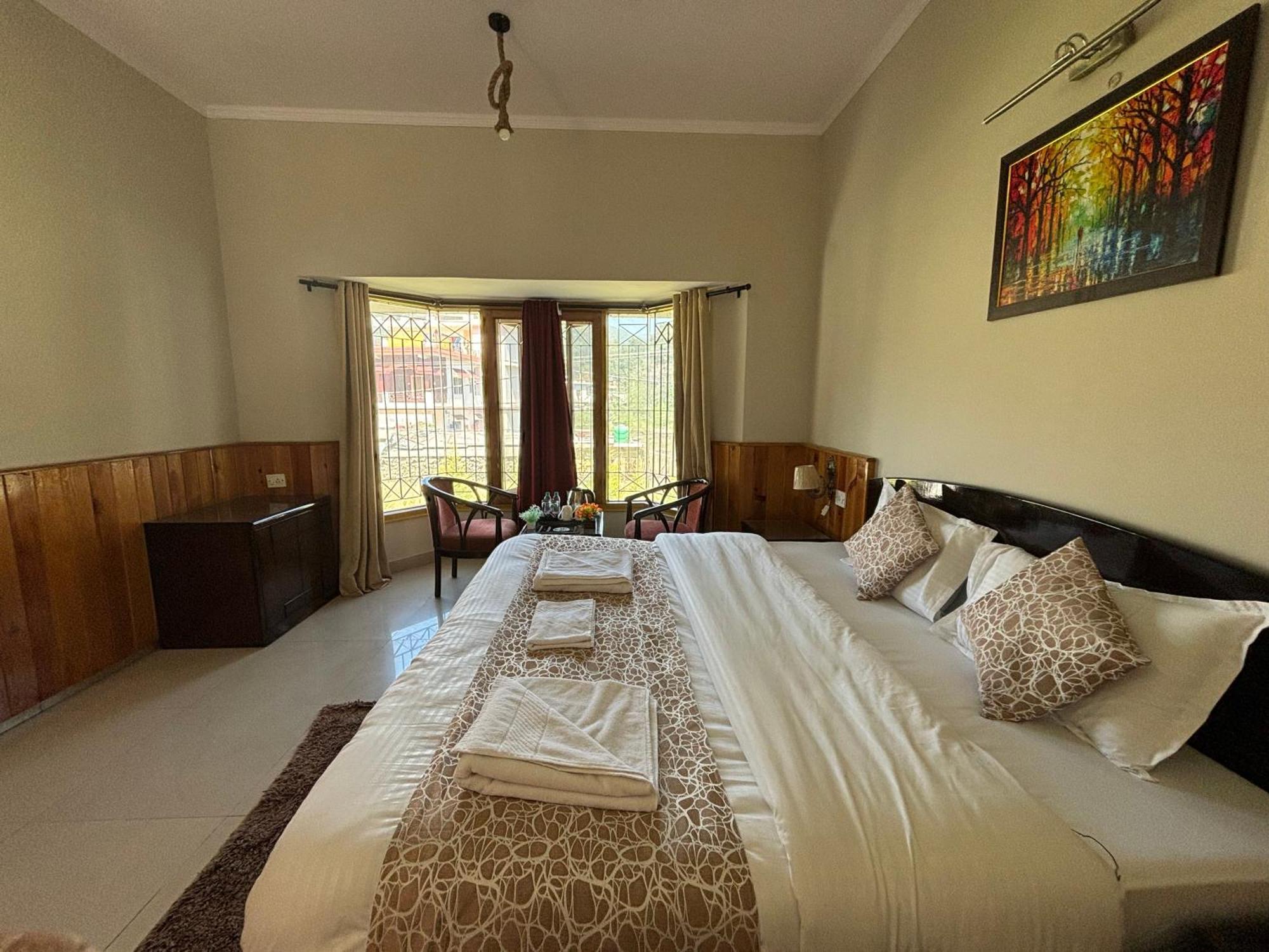 Ivy The Boutique Hotel Near Neem Karoli Temple ไนนิตาล ภายนอก รูปภาพ