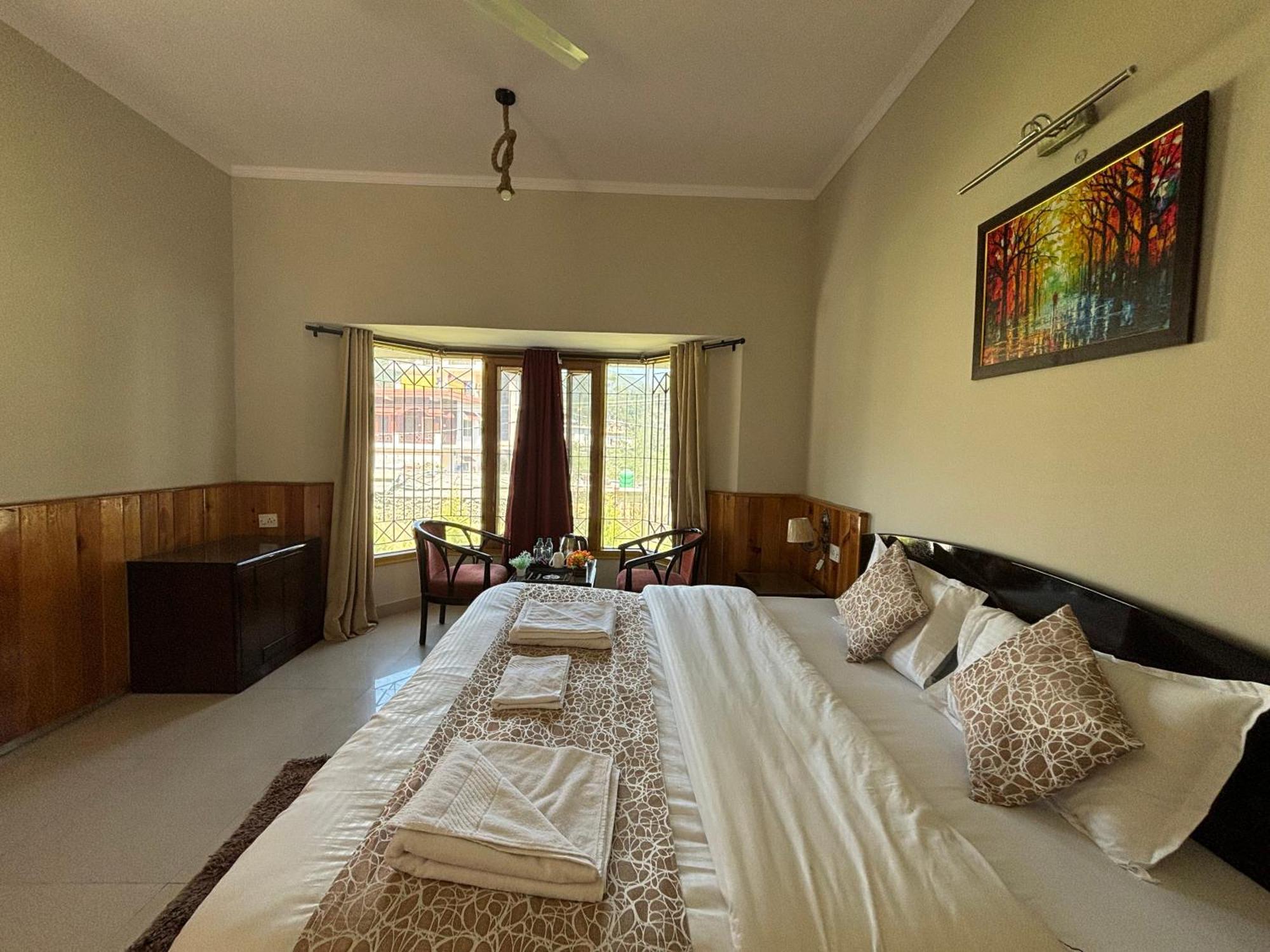 Ivy The Boutique Hotel Near Neem Karoli Temple ไนนิตาล ภายนอก รูปภาพ