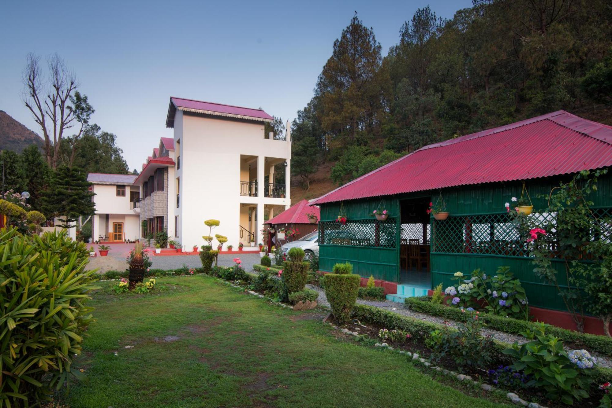 Ivy The Boutique Hotel Near Neem Karoli Temple ไนนิตาล ภายนอก รูปภาพ