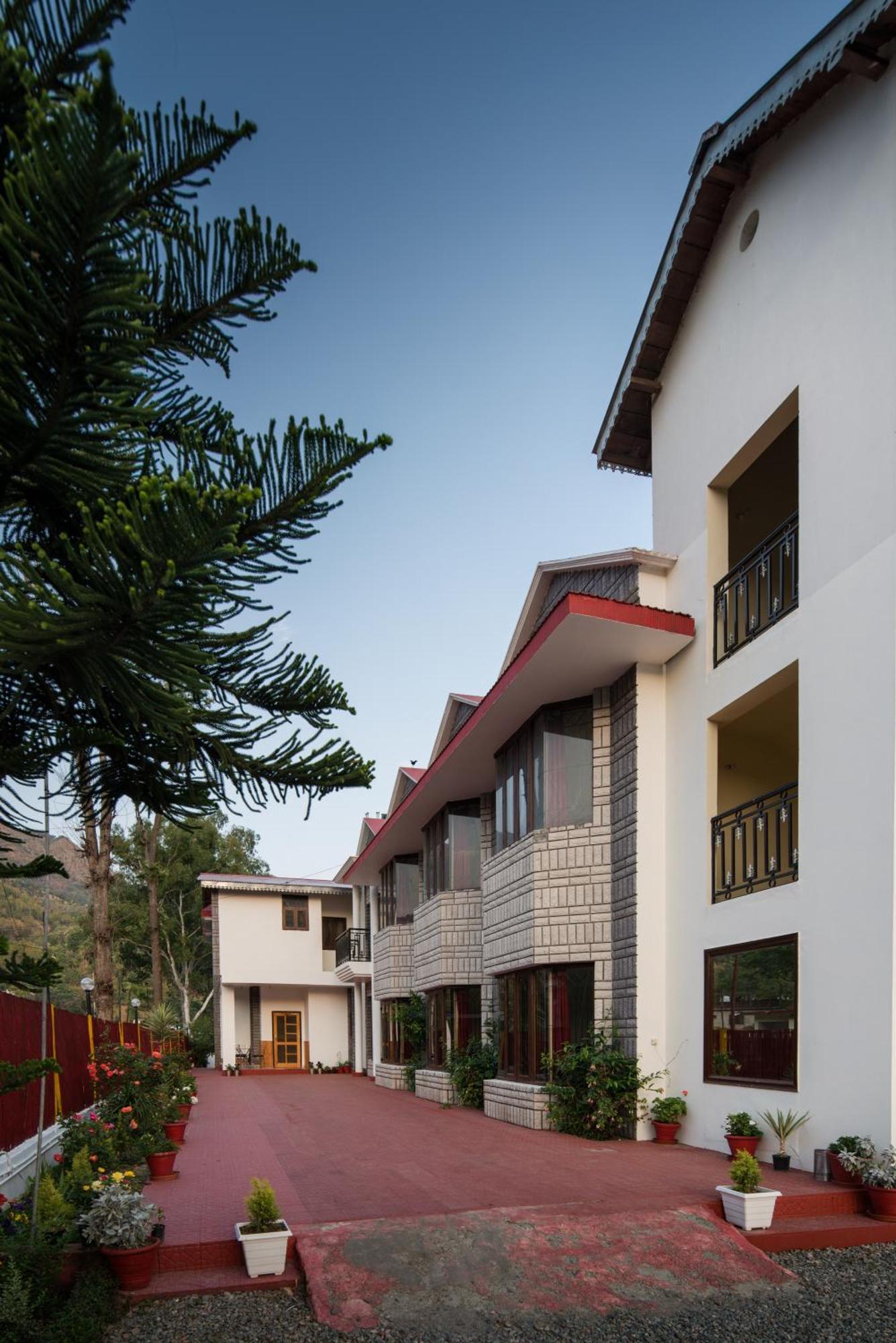 Ivy The Boutique Hotel Near Neem Karoli Temple ไนนิตาล ภายนอก รูปภาพ